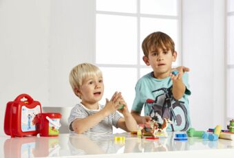 Kinder kneten mit Becks Plastilin Knete