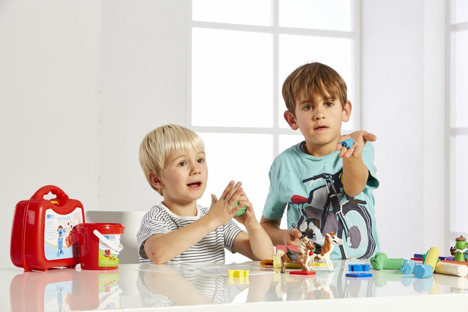 Kinder kneten mit Becks Plastilin Knete